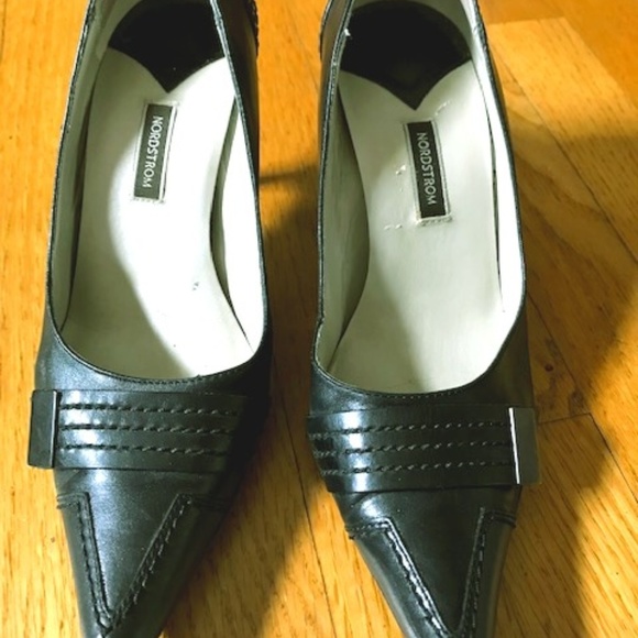 Nordstrom EUC women's pumps. - Picture 1 of 5
